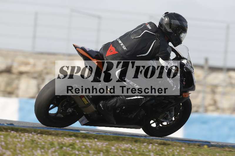 /Archiv-2024/02 29.01.-02.02.2024 Moto Center Thun Jerez/Gruppe gruen-green/backside